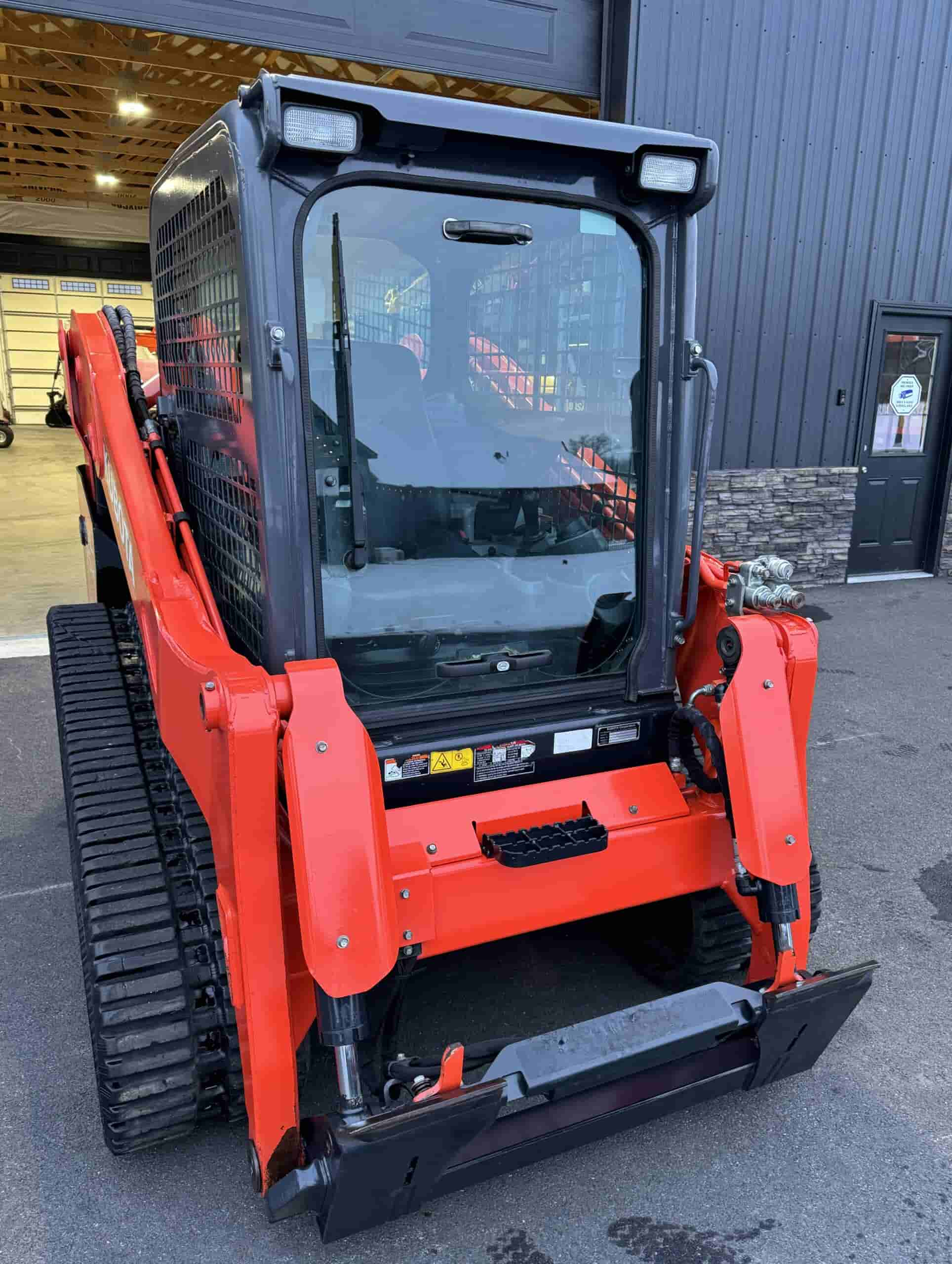 2017 KUBOTA SVL75-2 CLEAN!
